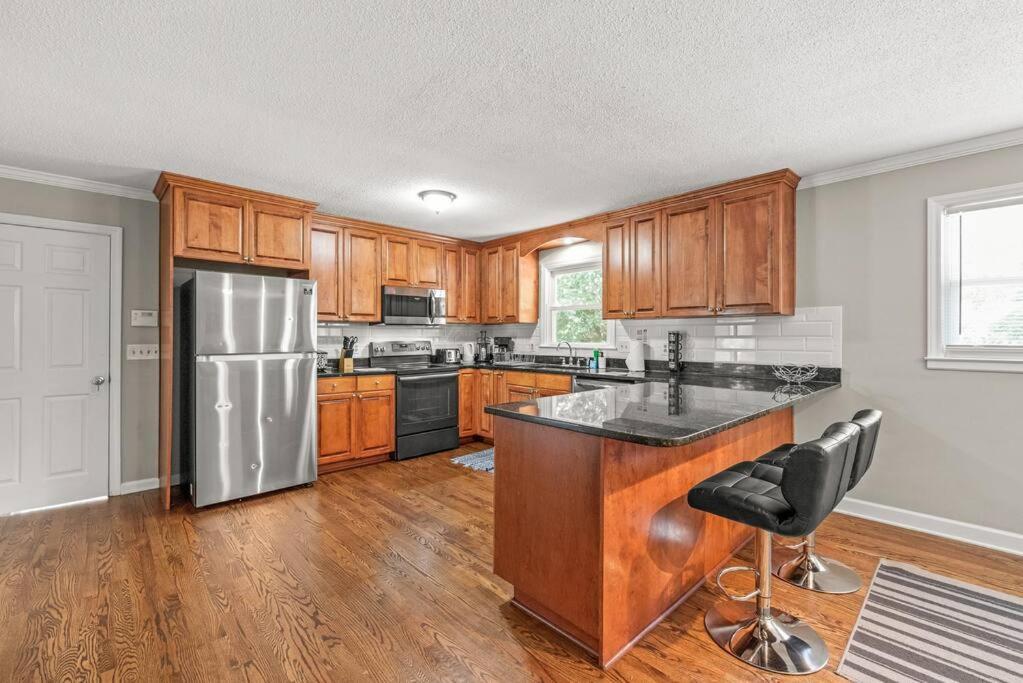 Charming, Cozy Close To Uptown, Airport & Whitewater Center Casa de férias Charlotte